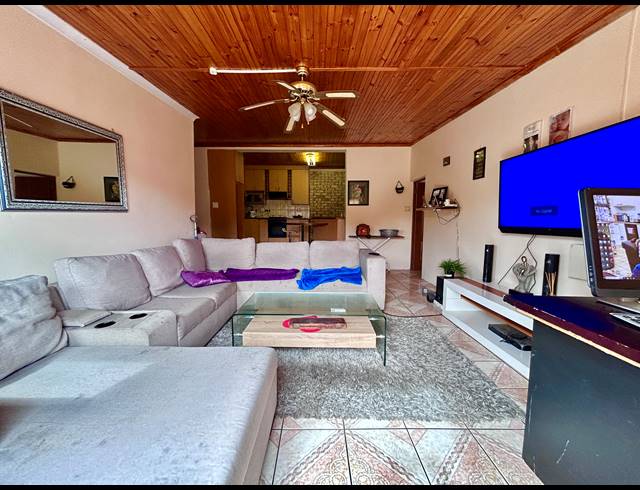 4 BEDROOM HOUSE FOR SALE IN RUYTERWACHT